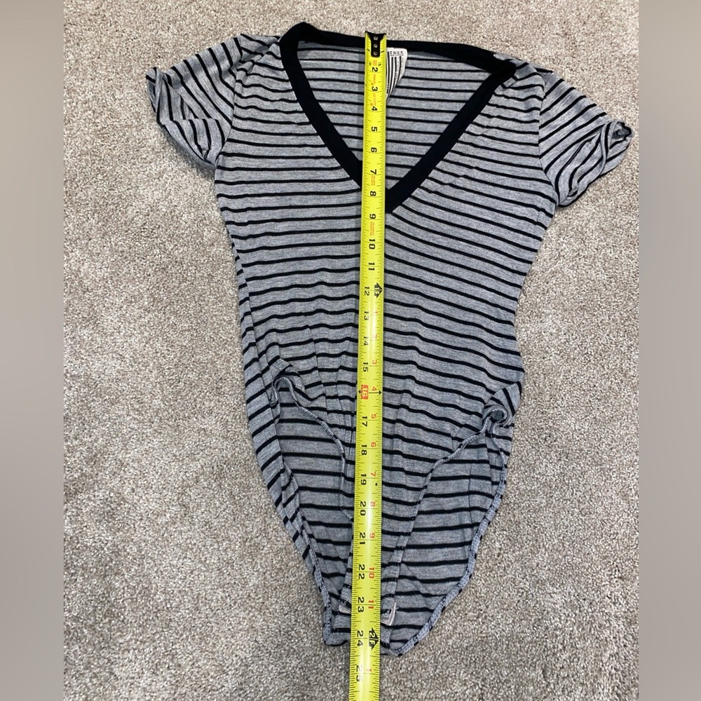 Free People Me Oh My Black & Grey Striped V-Neck Jersey Stretch Bodysuit Size XS - Picture 6 of 8
